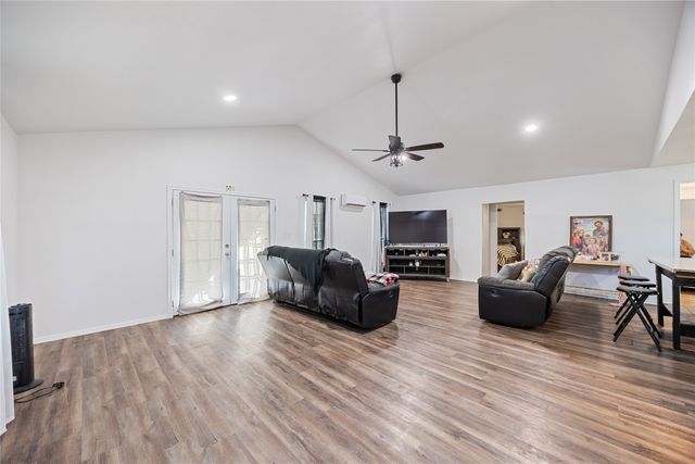 136 Private Road 7708, Emory, TX 75440
