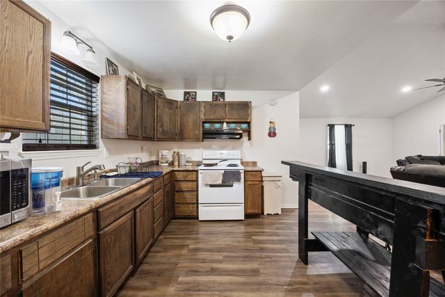 136 Private Road 7708, Emory, TX 75440
