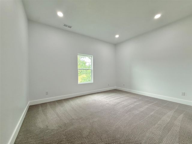 210 Silverleaf Drive, Fort Worth, TX 76112