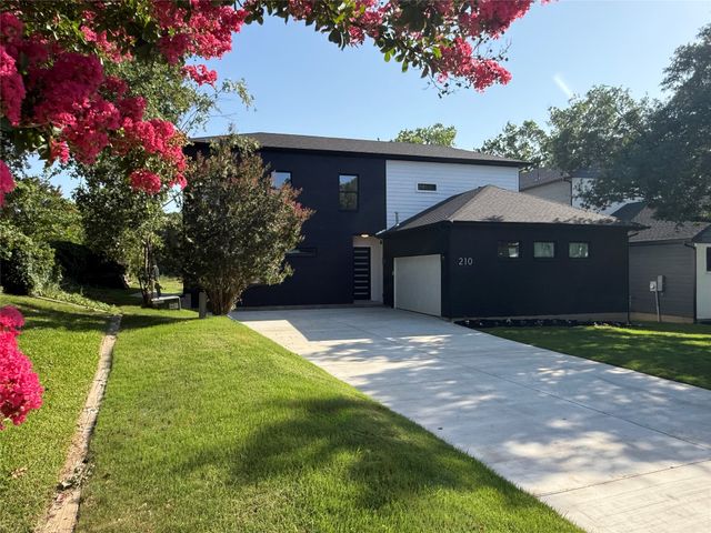 210 Silverleaf Drive, Fort Worth, TX 76112