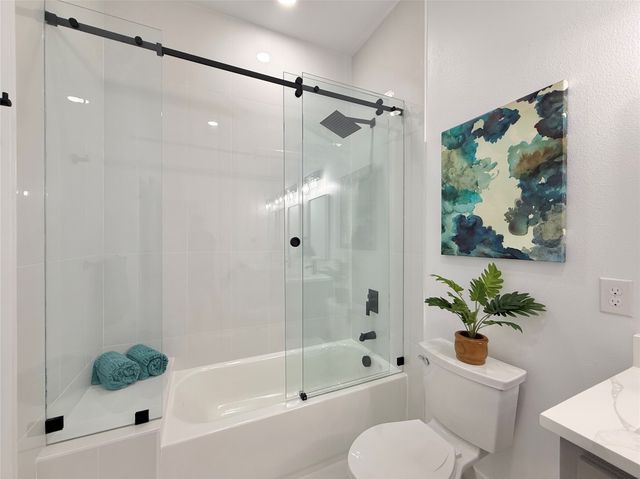 210 Silverleaf Drive, Fort Worth, TX 76112