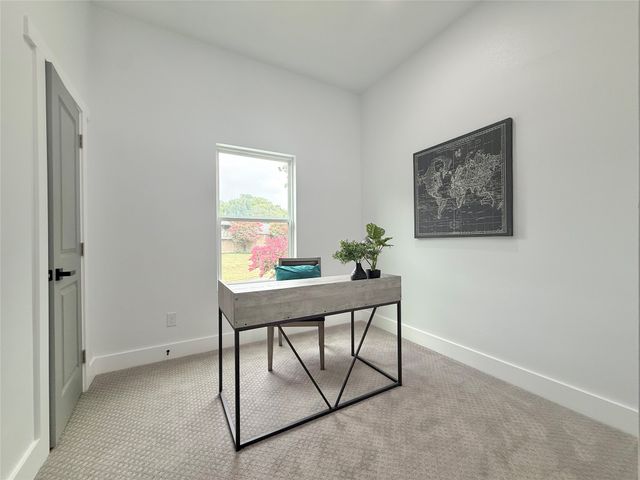210 Silverleaf Drive, Fort Worth, TX 76112