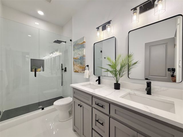 210 Silverleaf Drive, Fort Worth, TX 76112