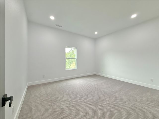 210 Silverleaf Drive, Fort Worth, TX 76112