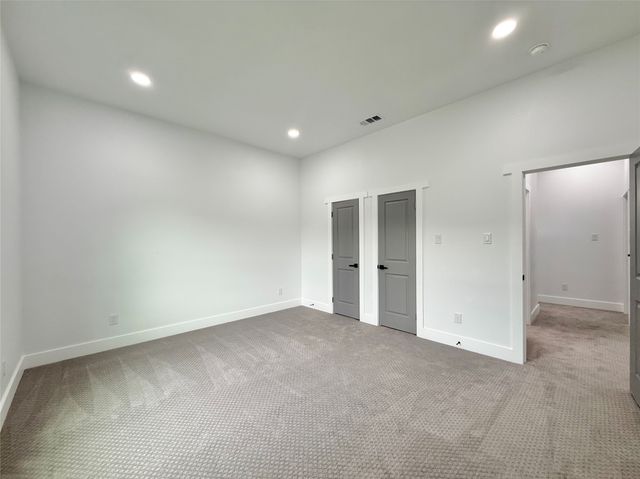 210 Silverleaf Drive, Fort Worth, TX 76112