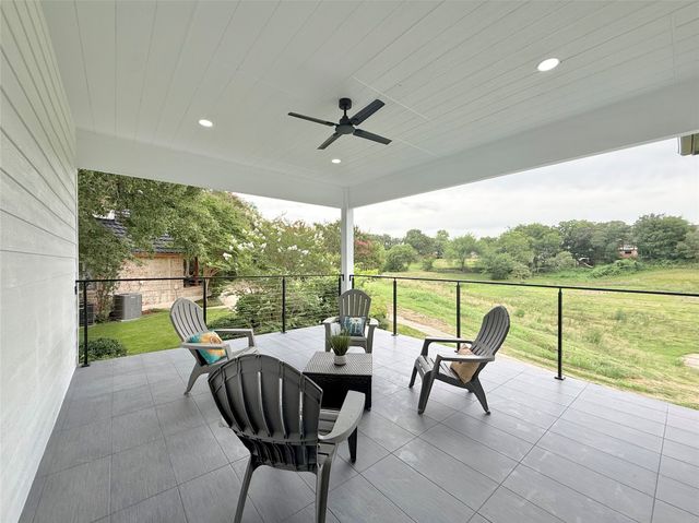 210 Silverleaf Drive, Fort Worth, TX 76112