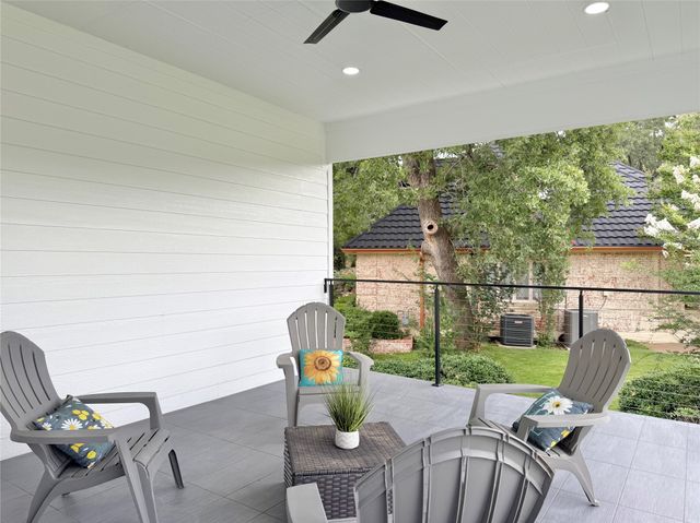 210 Silverleaf Drive, Fort Worth, TX 76112