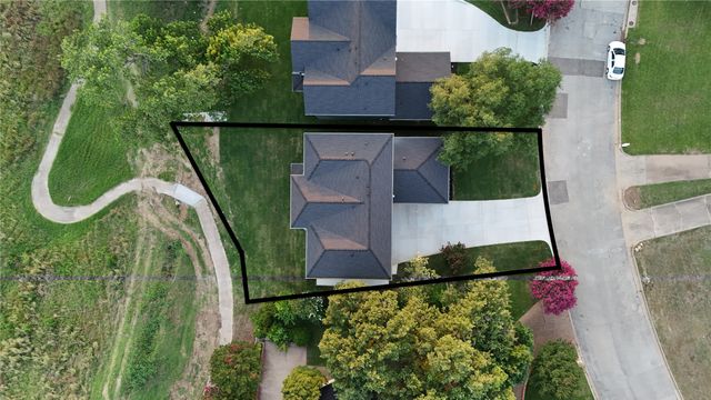210 Silverleaf Drive, Fort Worth, TX 76112