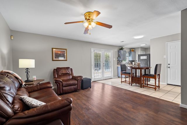 1019 Woodmere Drive, Lewisville, TX 75067