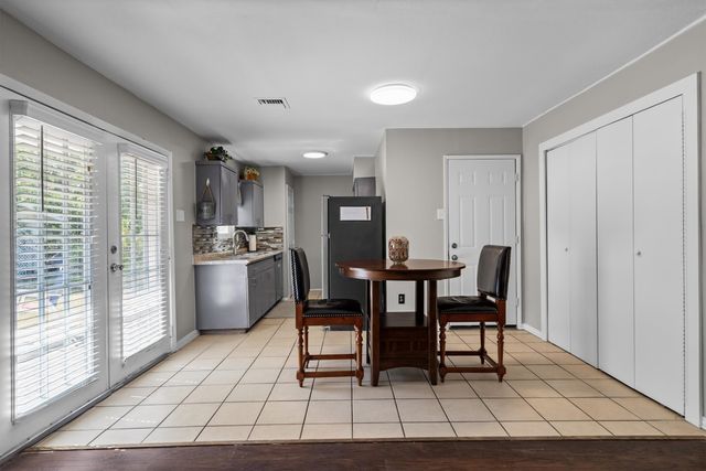 1019 Woodmere Drive, Lewisville, TX 75067