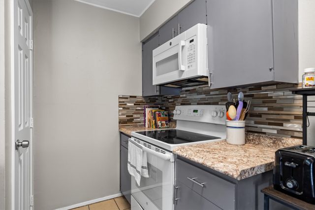 1019 Woodmere Drive, Lewisville, TX 75067