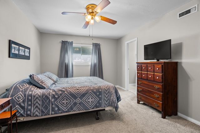 1019 Woodmere Drive, Lewisville, TX 75067