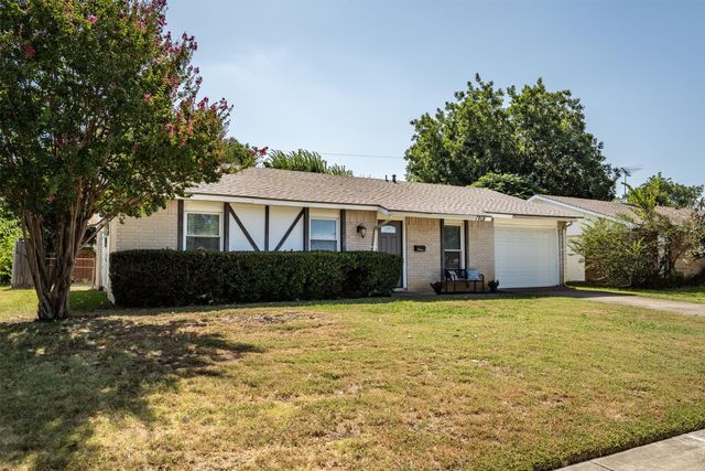 1019 Woodmere Drive, Lewisville, TX 75067