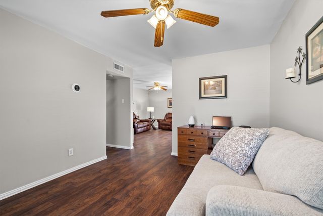 1019 Woodmere Drive, Lewisville, TX 75067