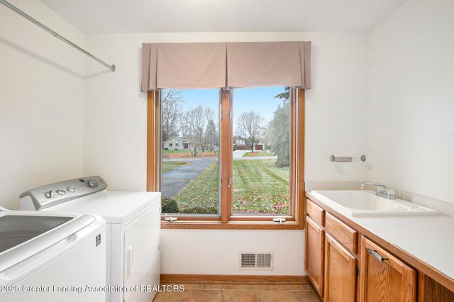 1136 Bonanza Drive, Okemos, MI 48864