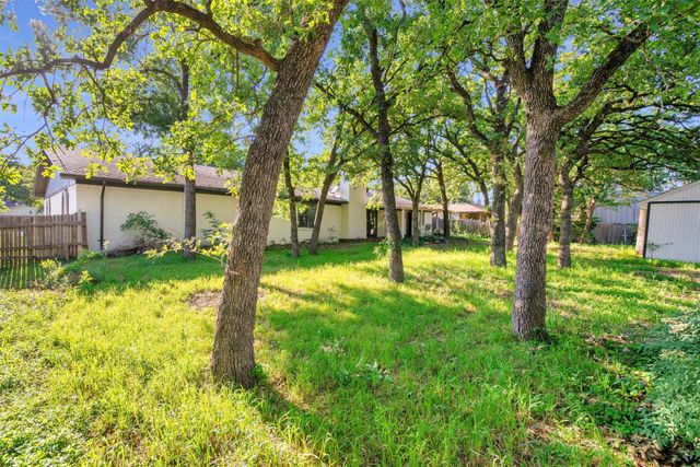 209 Mistletoe Lane, Keene, TX 76059