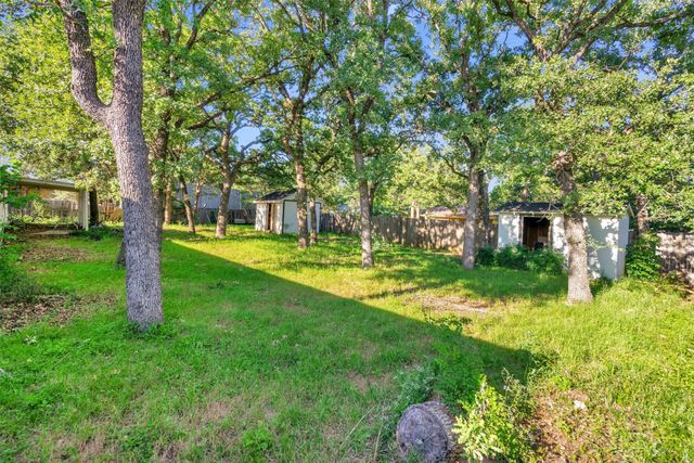 209 Mistletoe Lane, Keene, TX 76059