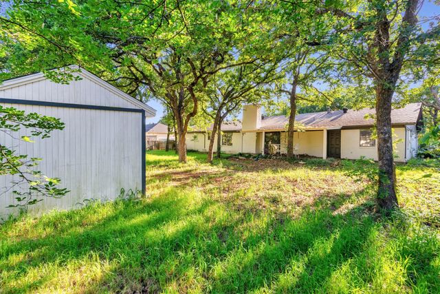 209 Mistletoe Lane, Keene, TX 76059