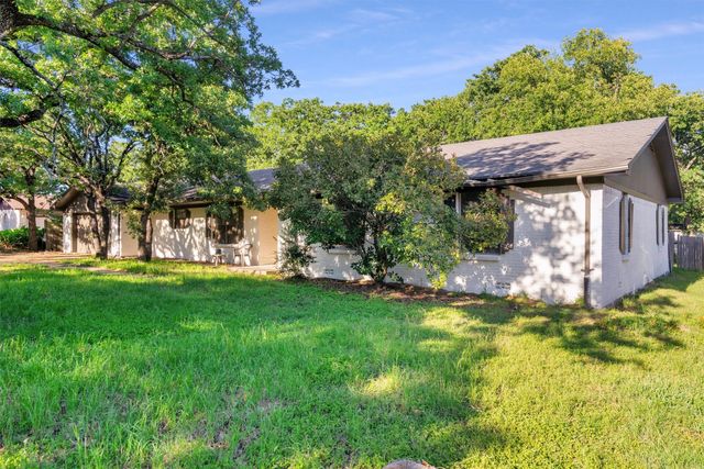 209 Mistletoe Lane, Keene, TX 76059