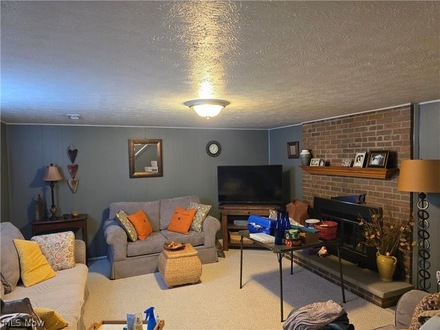 27 Campbell Drive, Parkersburg, WV 26104