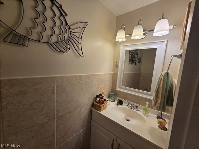 27 Campbell Drive, Parkersburg, WV 26104