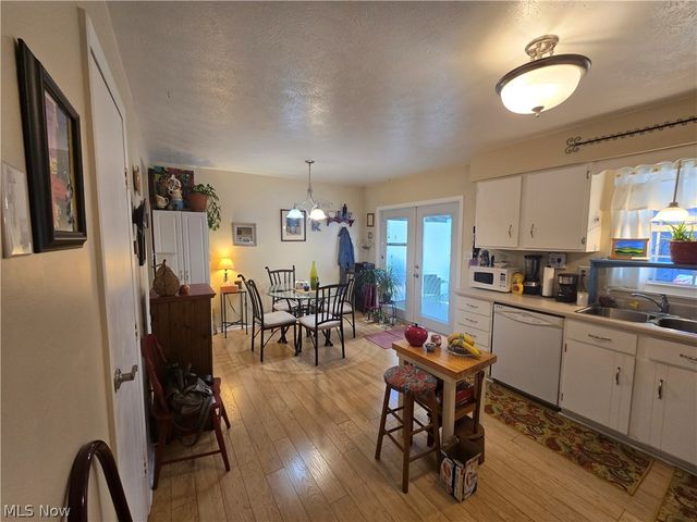 27 Campbell Drive, Parkersburg, WV 26104