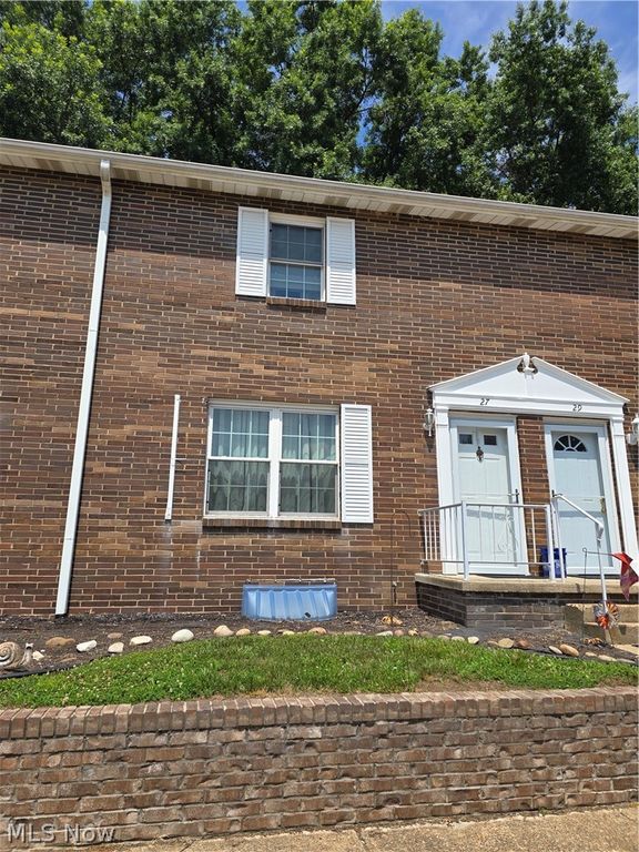 27 Campbell Drive, Parkersburg, WV 26104