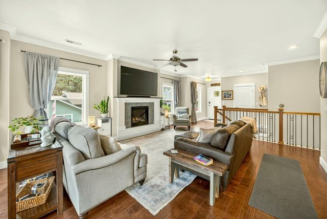 915 Hangman Way, Jacksonville, OR 97530