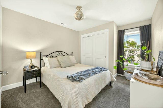915 Hangman Way, Jacksonville, OR 97530