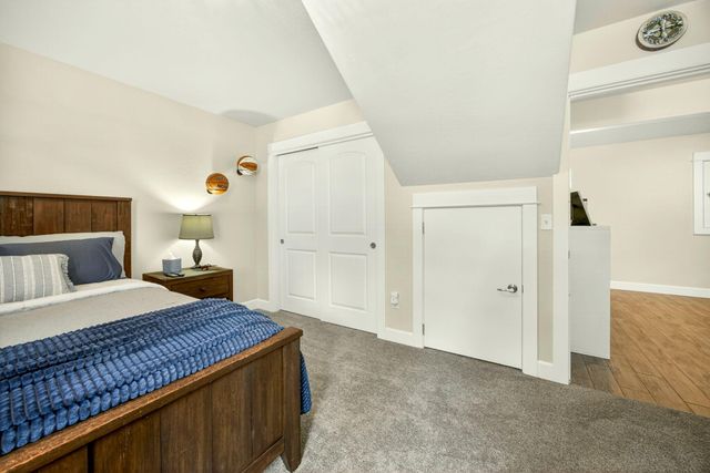 915 Hangman Way, Jacksonville, OR 97530