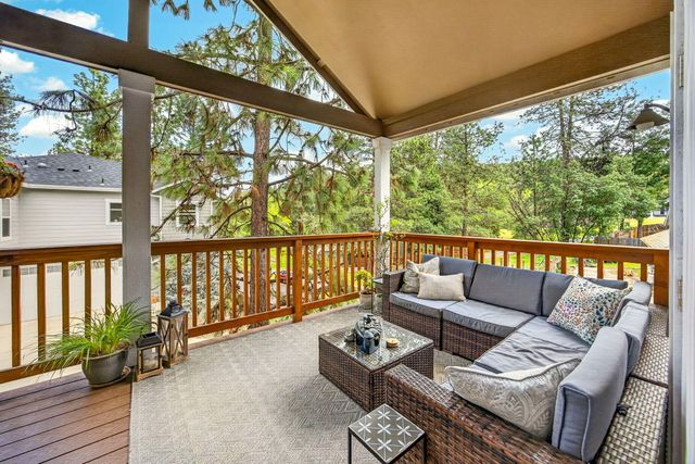 915 Hangman Way, Jacksonville, OR 97530