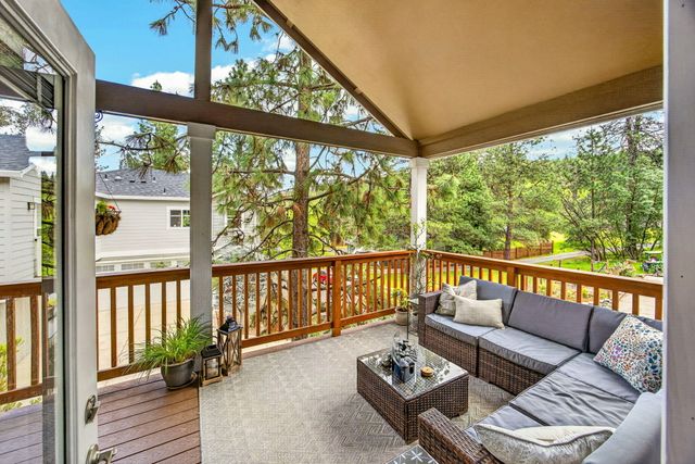 915 Hangman Way, Jacksonville, OR 97530