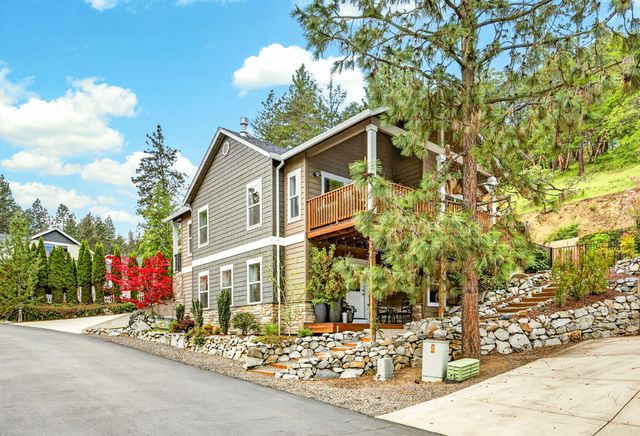 915 Hangman Way, Jacksonville, OR 97530