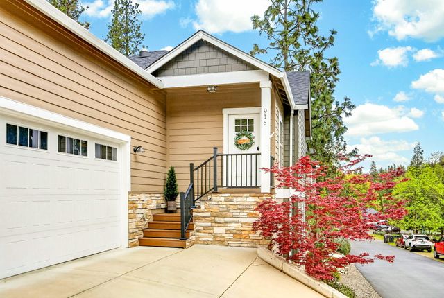915 Hangman Way, Jacksonville, OR 97530
