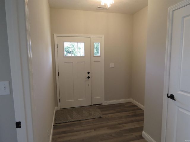 1105 E Wabash Street, Frankfort, IN 46041