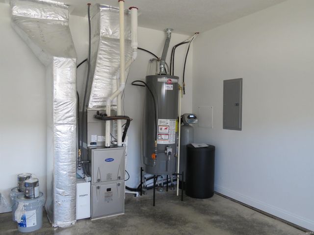 1105 E Wabash Street, Frankfort, IN 46041