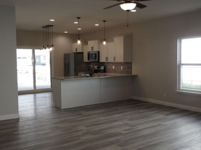 1105 E Wabash Street, Frankfort, IN 46041