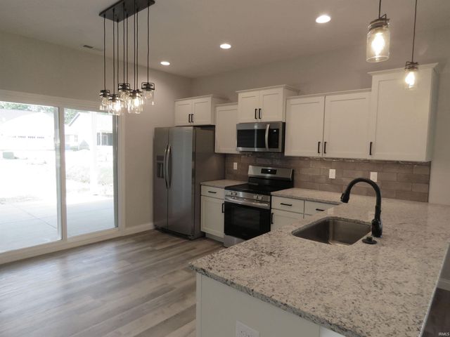 1105 E Wabash Street, Frankfort, IN 46041