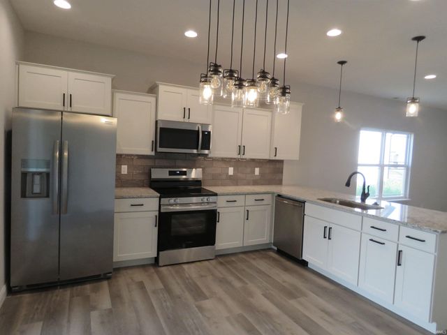 1105 E Wabash Street, Frankfort, IN 46041