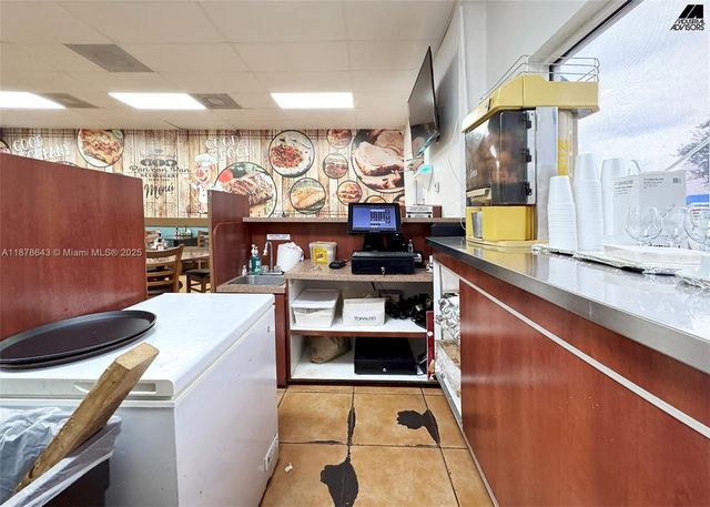 4960 NW 165th St B7, Miami Gardens, FL 33014