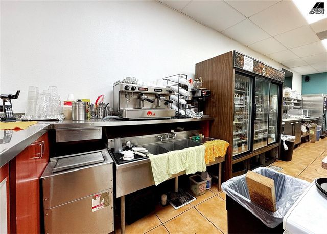 4960 NW 165th St B7, Miami Gardens, FL 33014