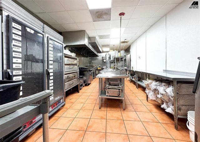 4960 NW 165th St B7, Miami Gardens, FL 33014