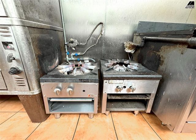 4960 NW 165th St B7, Miami Gardens, FL 33014