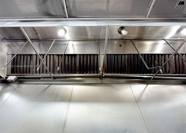 4960 NW 165th St B7, Miami Gardens, FL 33014