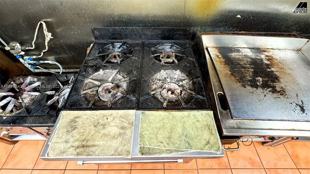 4960 NW 165th St B7, Miami Gardens, FL 33014