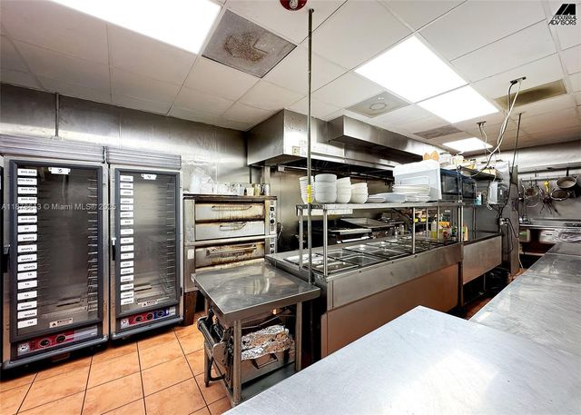 4960 NW 165th St B7, Miami Gardens, FL 33014