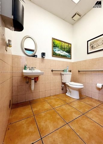 4960 NW 165th St B7, Miami Gardens, FL 33014