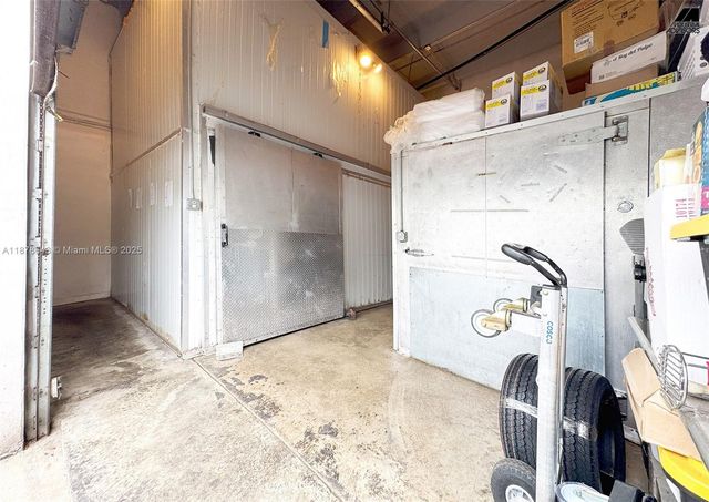 4960 NW 165th St B7, Miami Gardens, FL 33014