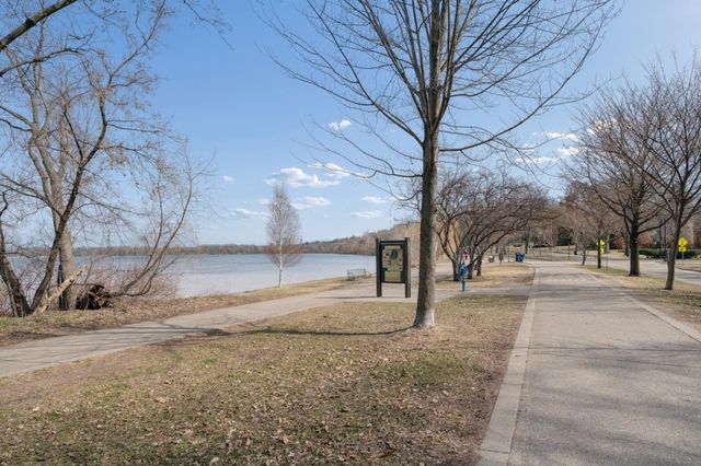 2212 W 53rd Street, Minneapolis, MN 55419