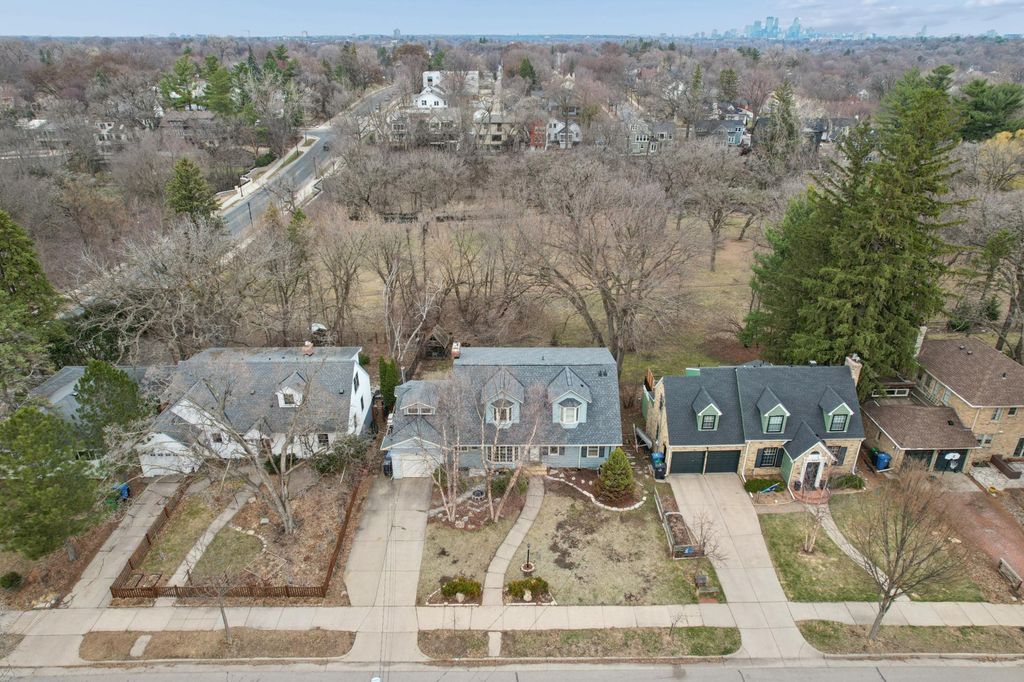 2212 W 53rd Street, Minneapolis, MN 55419